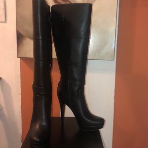Guess boots